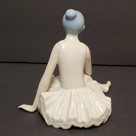 Porcelain Sitting Ballerina Figurine - Picture 5 of 10